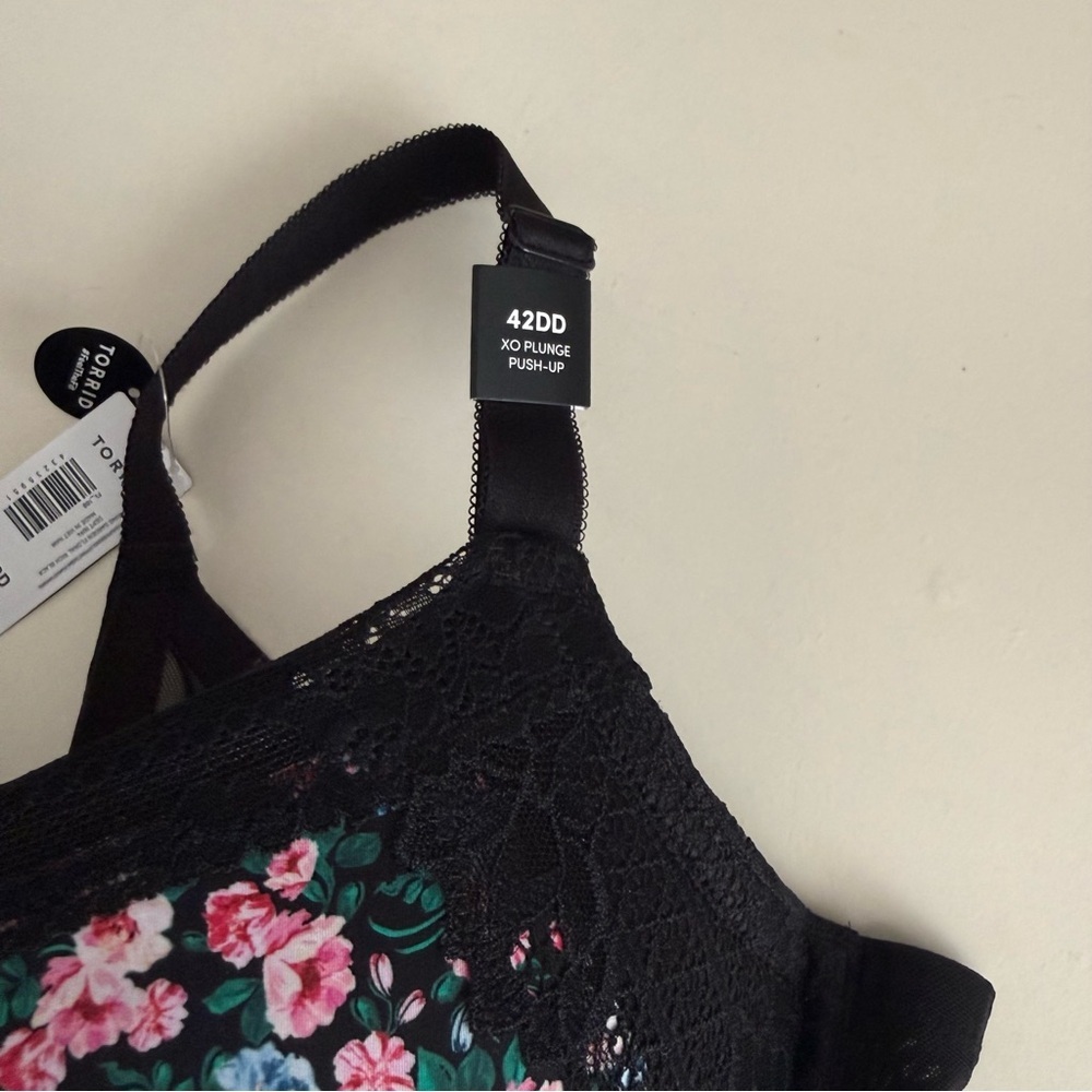 Torrid NWT Rosewood Black Roses Flowers Spring 42DD Bra Plunge Push-Up Coquette - Picture 3 of 8
